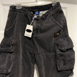 Aelfric Eden black cargo shorts size 32